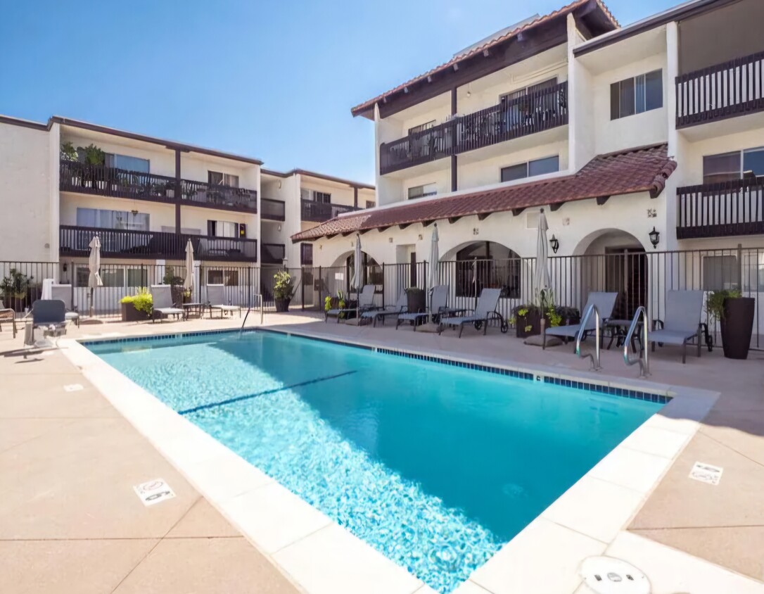 Pool Area - 5334 Lindley Ave