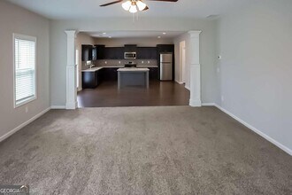 Building Photo - 1150 Red Bud Cir