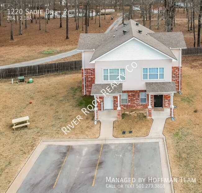 Foto del edificio - 1220 Sadie Dr