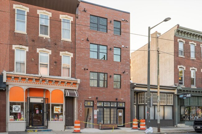 Building Photo - 3804 Lancaster Ave