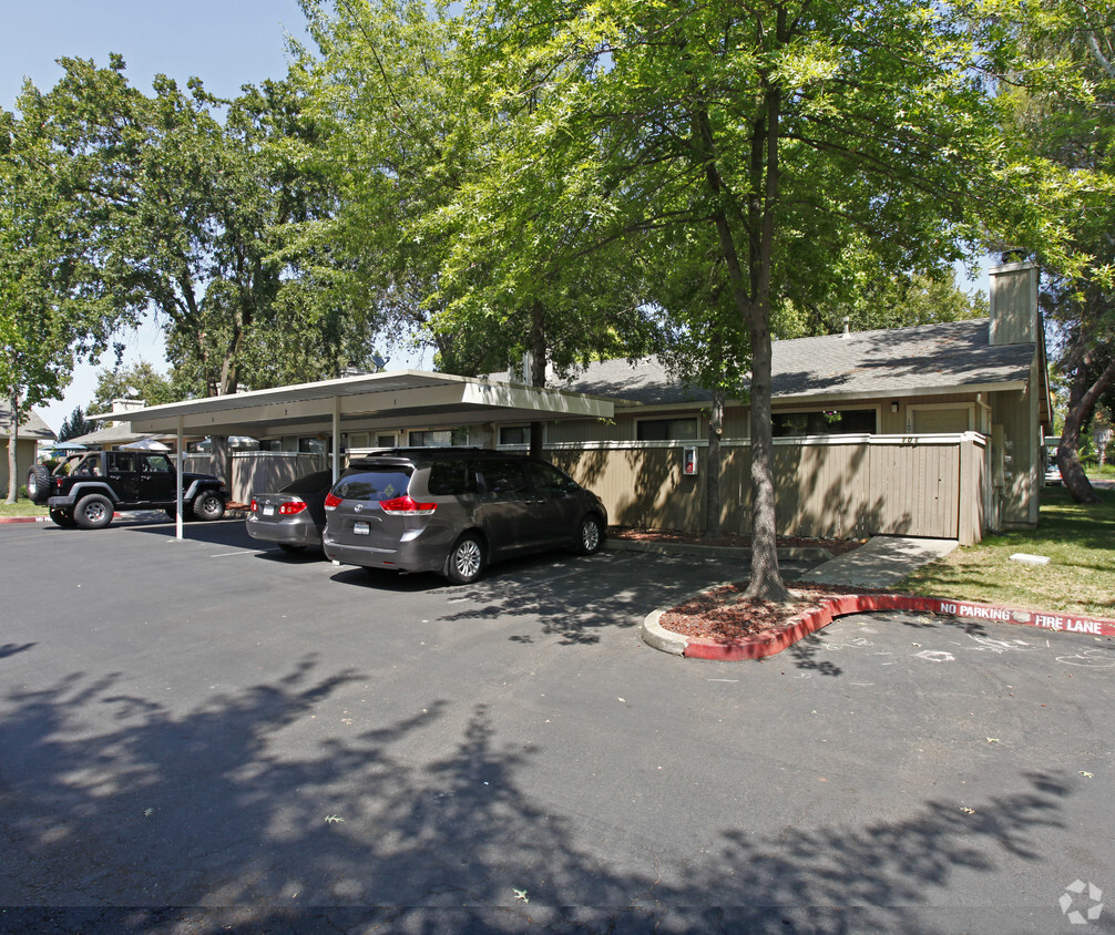 Building Photo - Country Lane Apartments