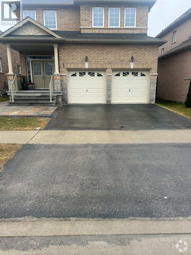 Building Photo - 25 Roma Dr