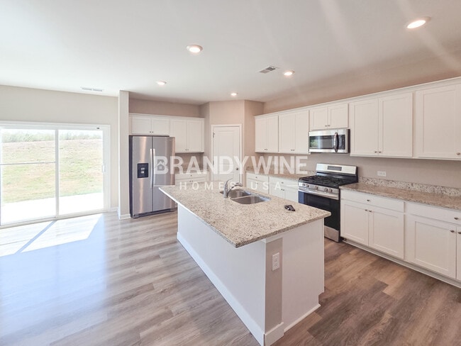 Building Photo - 1108 Holland Dr