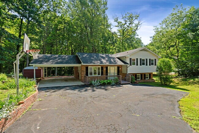 Building Photo - 13663 Van Doren Rd