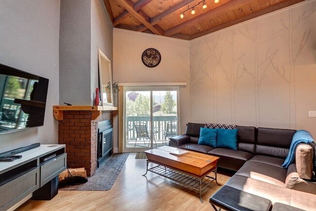 Building Photo - Large 2 BR + Loft in Wildernest (Sleeps li...