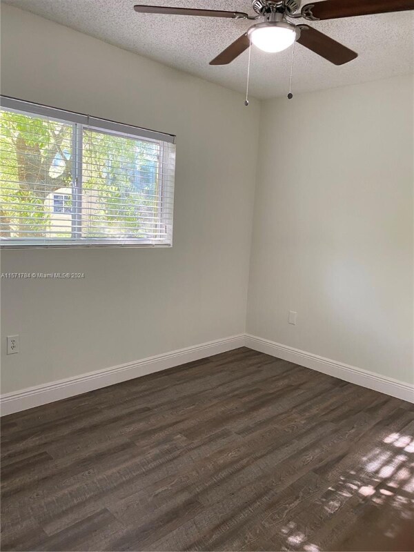 Foto del edificio - 8250 SW 149th Ct