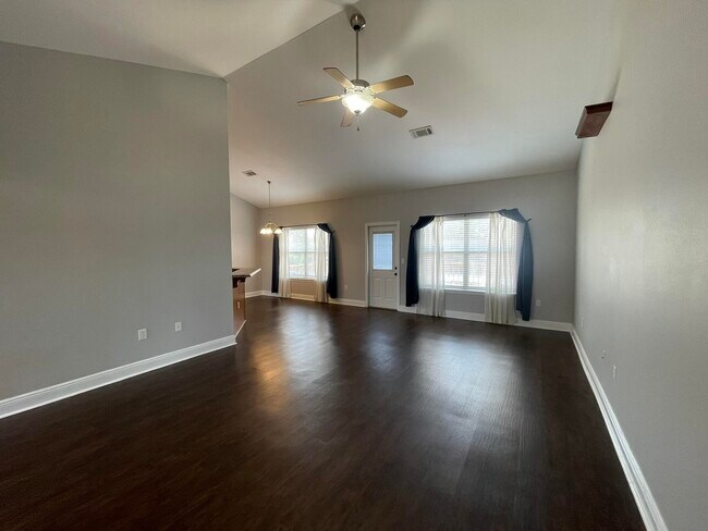 Foto del edificio - 148 Crab Apple Ave