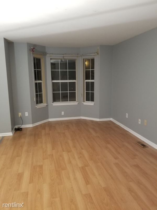 Building Photo - 3 br, 1.5 bath Townhome - 259 Mansion Pkwy
