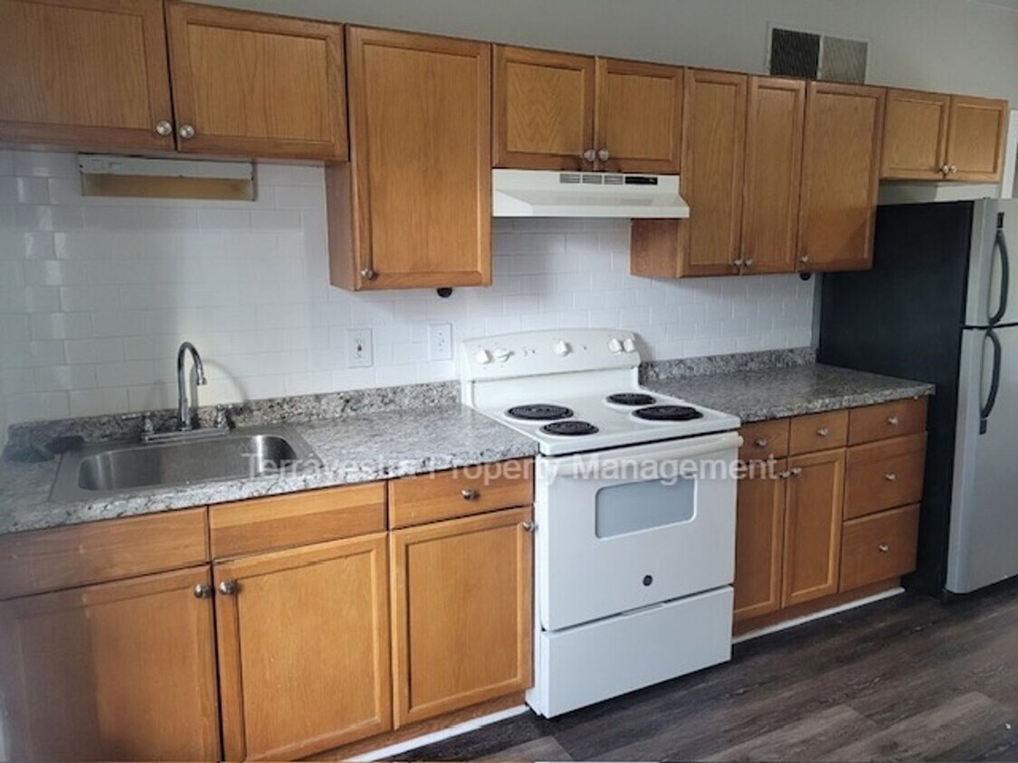 63 W Broadway Unit B, Salem, NJ 08079 Room for Rent in Salem, NJ