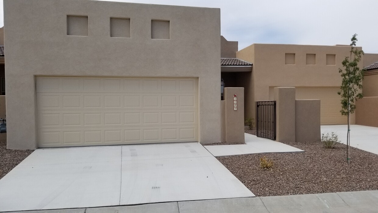 Primary Photo - 4079 N Sommerset Ave
