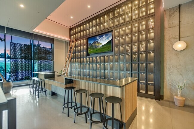 Foto del edificio - 84 East Ave