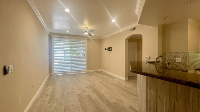 Foto del edificio - Beautiful 3 bedroom, 2 bath condo in La Jo...