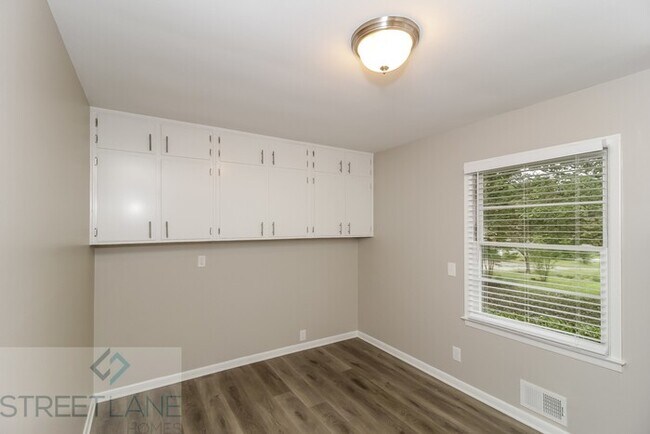 Building Photo - 5180 Flint Hill Rd SW