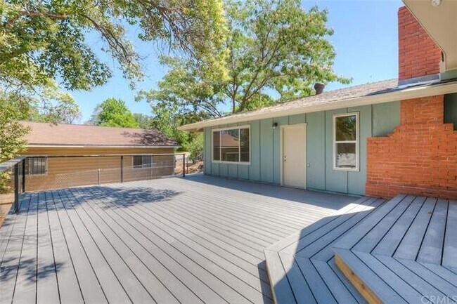 Foto del edificio - 271 Canyon Highlands Dr