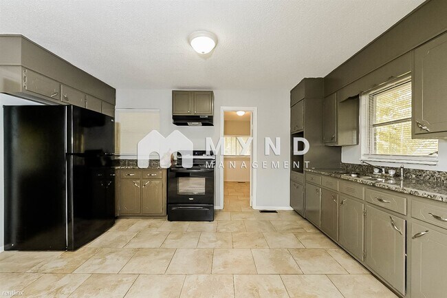 Foto del edificio - 3 br, 2 bath House - 1151 Oakley Dr