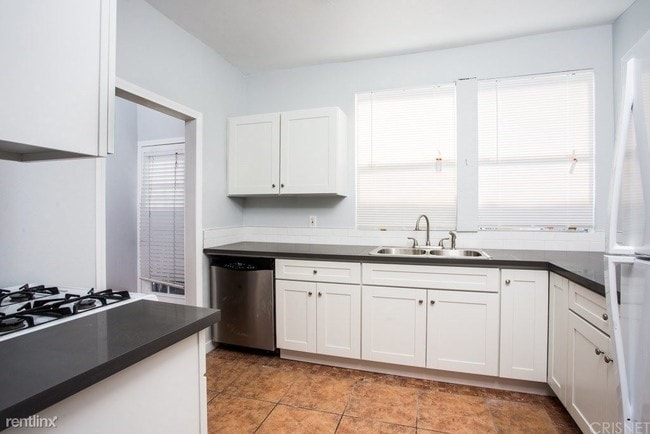 Building Photo - 1 br, 1.5 bath Duplex - 3514 Raymond Avenue 2