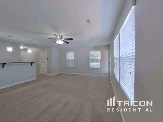 Building Photo - 8222 Midas Ln