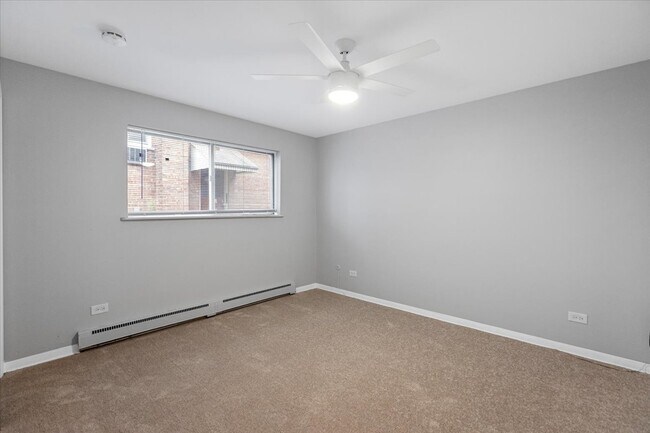 Foto del edificio - 6256 W 64th Pl