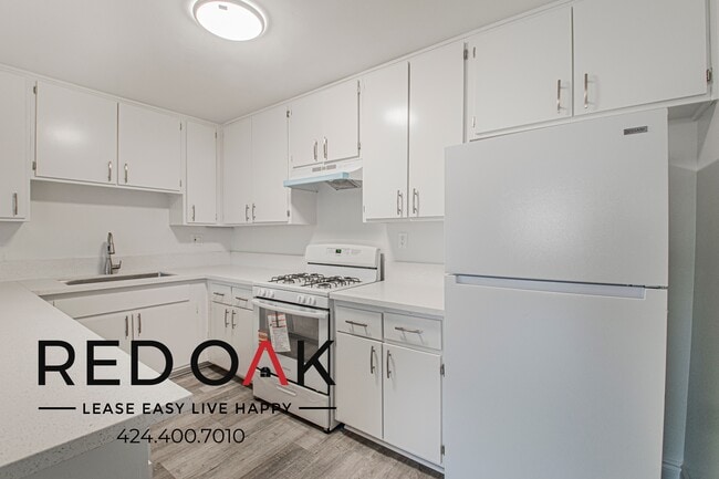 Foto del edificio - 10133 Pinewood Ave