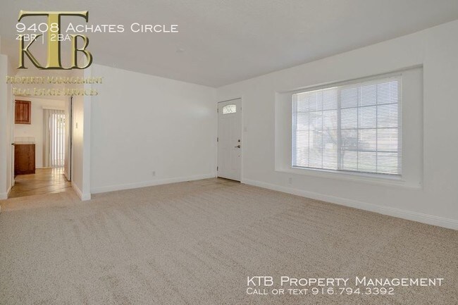 Building Photo - Rare four bedroom in Rosemont!