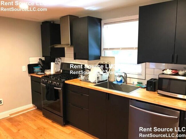 Foto del edificio - 4 bedroom in Malden MA 02148