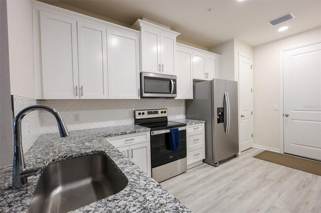 Building Photo - 2992 Mearshire Dr