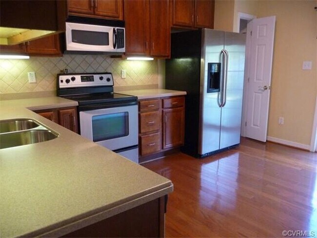 Building Photo - 845 Parkland Pl