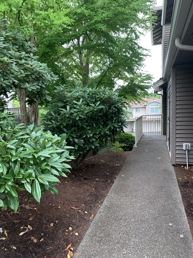 Building Photo - Charming 2Bed, 2Bath Condo in Auburn WA