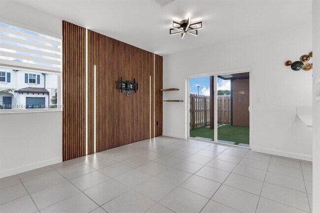Foto del edificio - 12373 NW 24th Pl