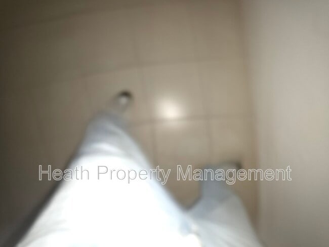 Building Photo - 504 6th Ave NW