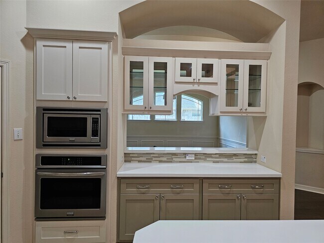 Building Photo - 3218 Waters Edge Dr
