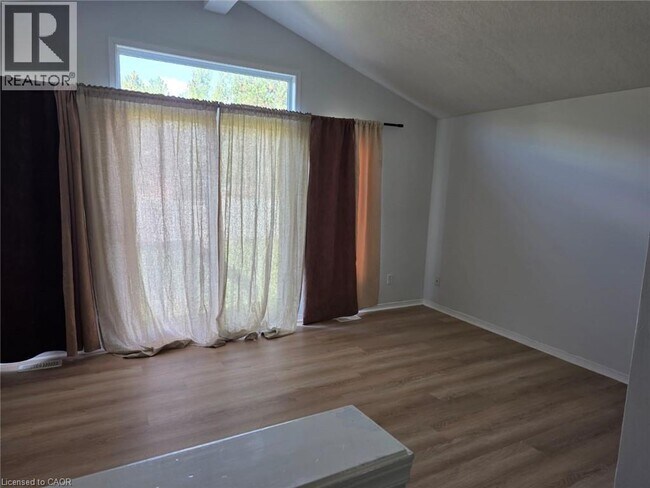 Building Photo - 271 Activa Ave