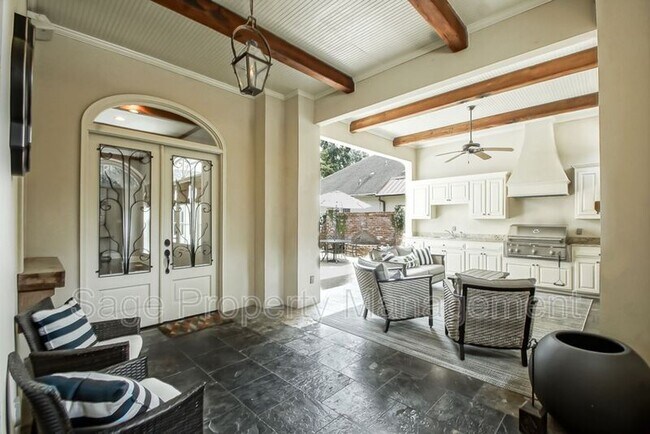 Foto del edificio - 8031 Old Normandie Ln