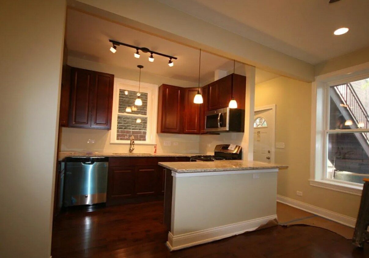 Foto principal - 2649 W 21st Pl