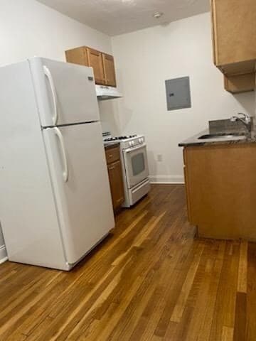 Primary Photo - 10 Yeamans St