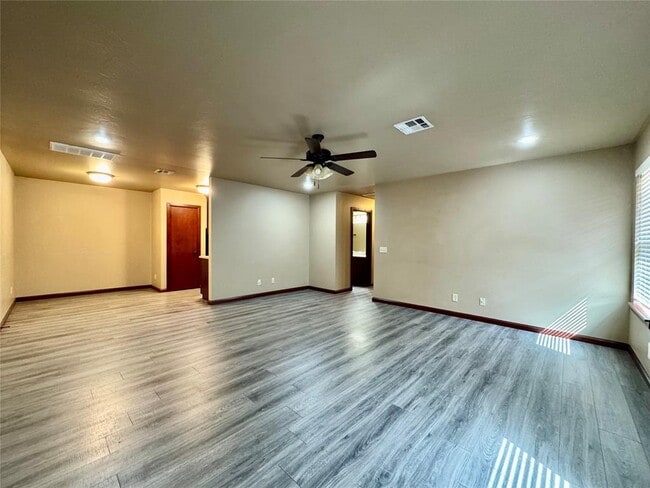 Building Photo - 1607 Lawter Rd