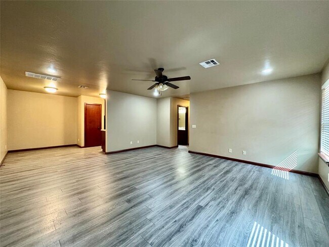 Foto del edificio - 1607 Lawter Rd