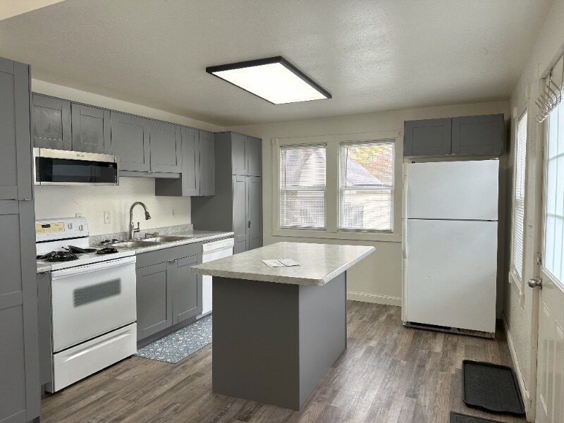 423 9th St, Red Wing, MN 55066 Townhome Rentals in Red Wing MN