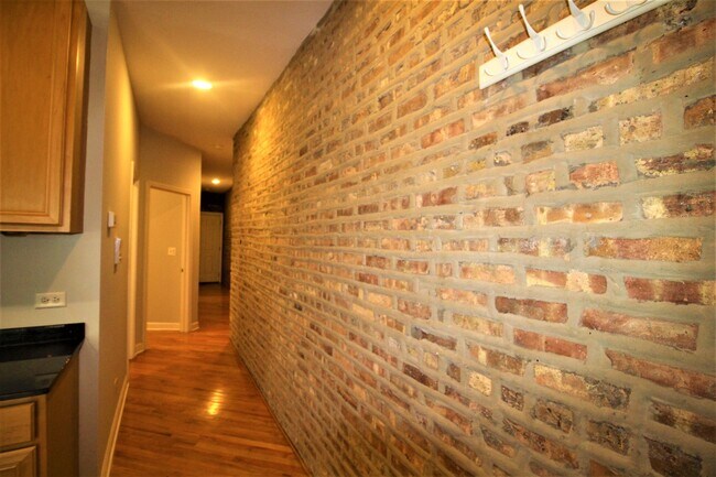 Building Photo - 3604 N Albany Ave