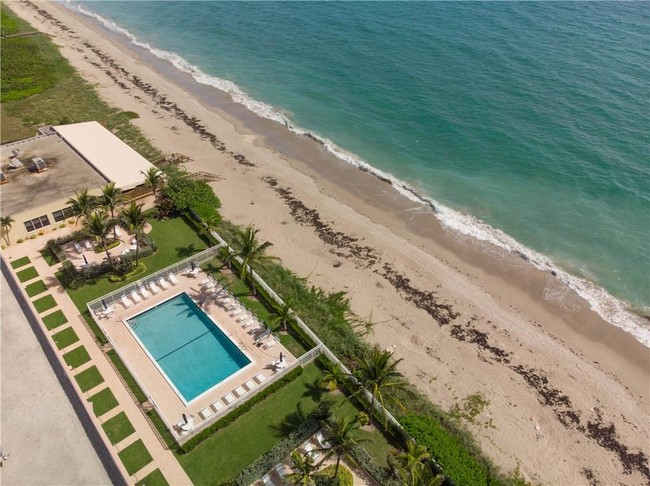 Foto del edificio - 9800 S Ocean Dr