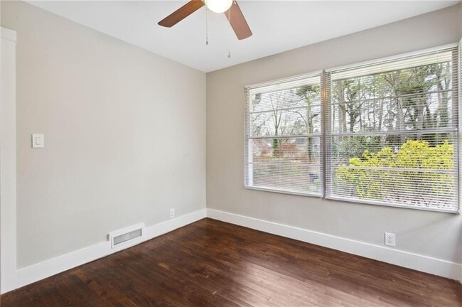Building Photo - 2849 Ashford Rd NE