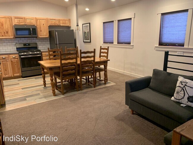 Foto del edificio - 4 br, 2.5 bath House - 700 Fairway