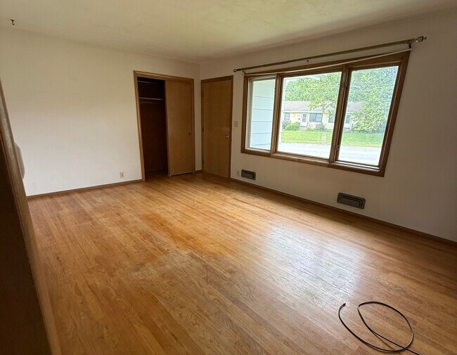 Foto del edificio - 2317 Clark Ave