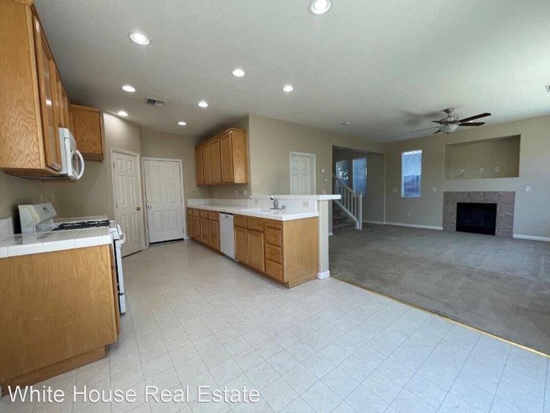 Primary Photo - 3 br, 2.5 bath House - 5438 Birk Way