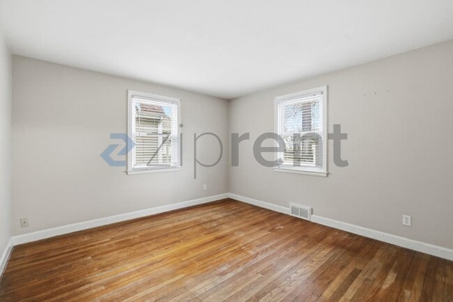 Foto del edificio - 18 St James St