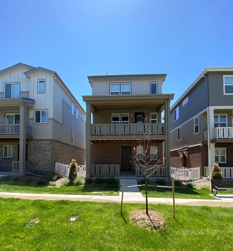 Foto principal - 12713 E Dickenson Ave