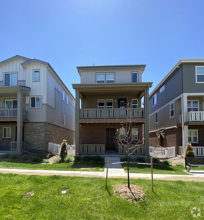Building Photo - 12713 E Dickenson Ave