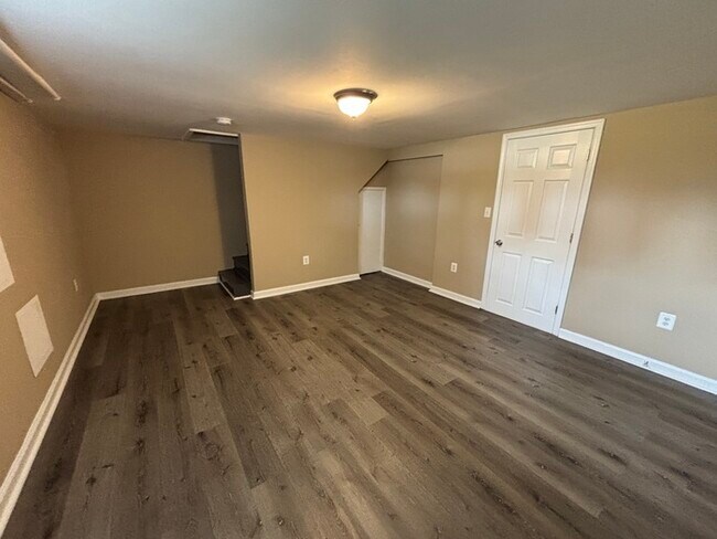 Foto del edificio - 3 Bedrooms plus Finished basement