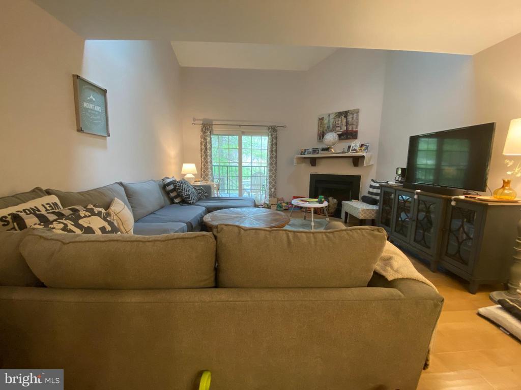 Foto principal - 240 Valley Stream Ln