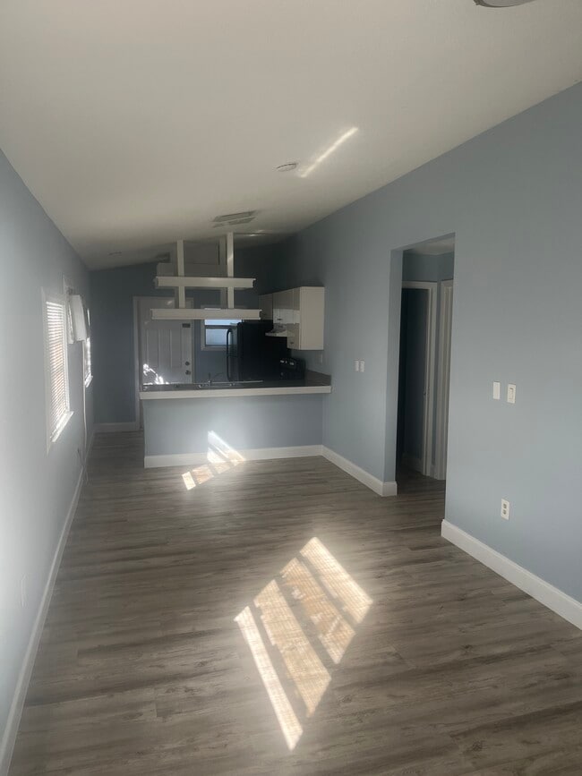 Foto del edificio - 412 NW 23rd Ct